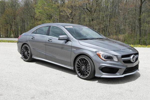 Subaru WRX STI “can chien” Mercedes CLA45 AMG